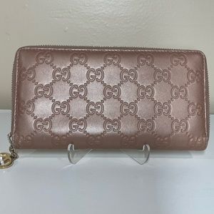 AUTHENTIC Gucci Guccissima GG monogram, metallic rose gold Wallet